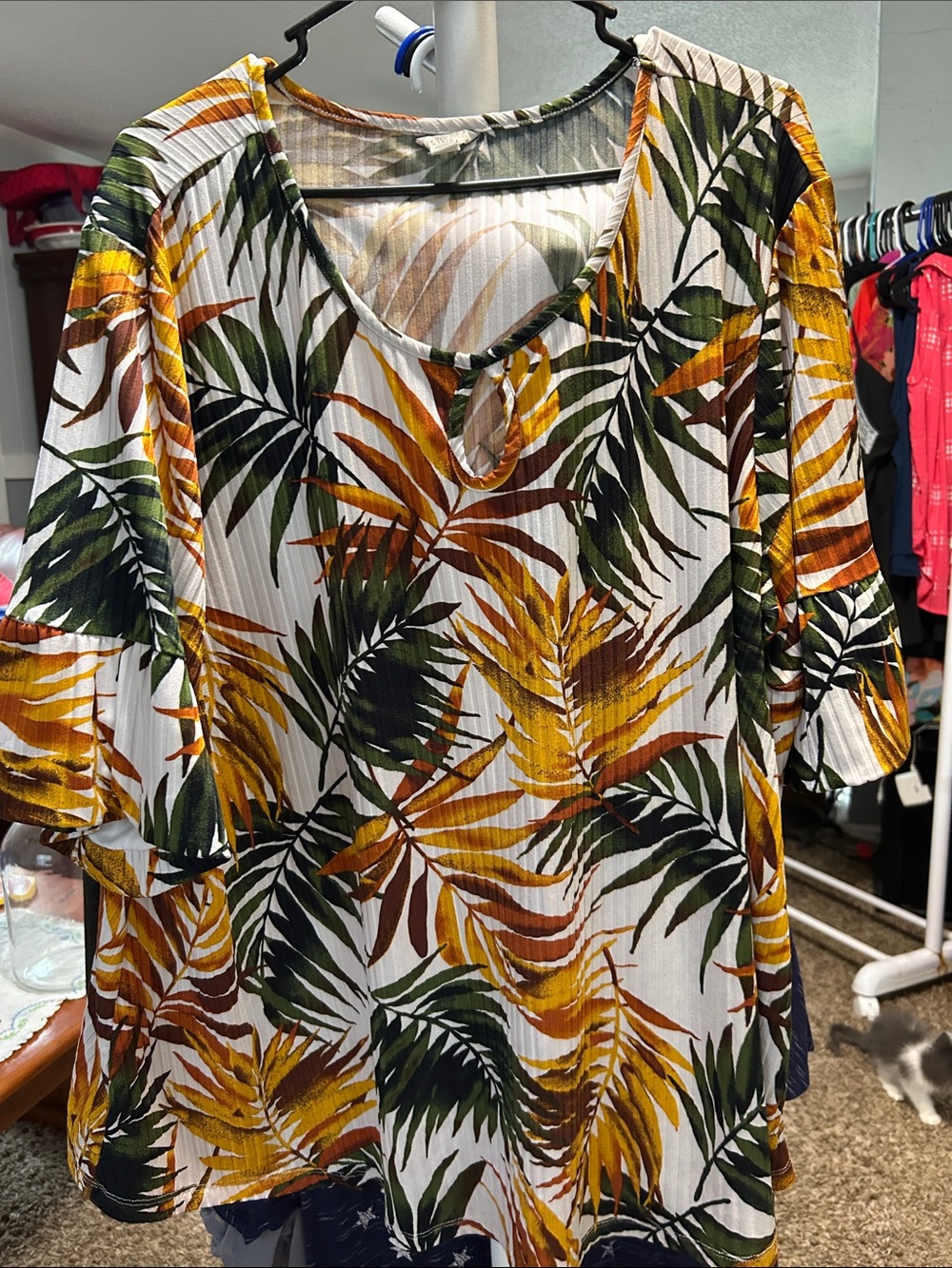 Tropical Leaf Keyhole Tunic Top - White with Green & Gold Leaf Print Size 26/28W